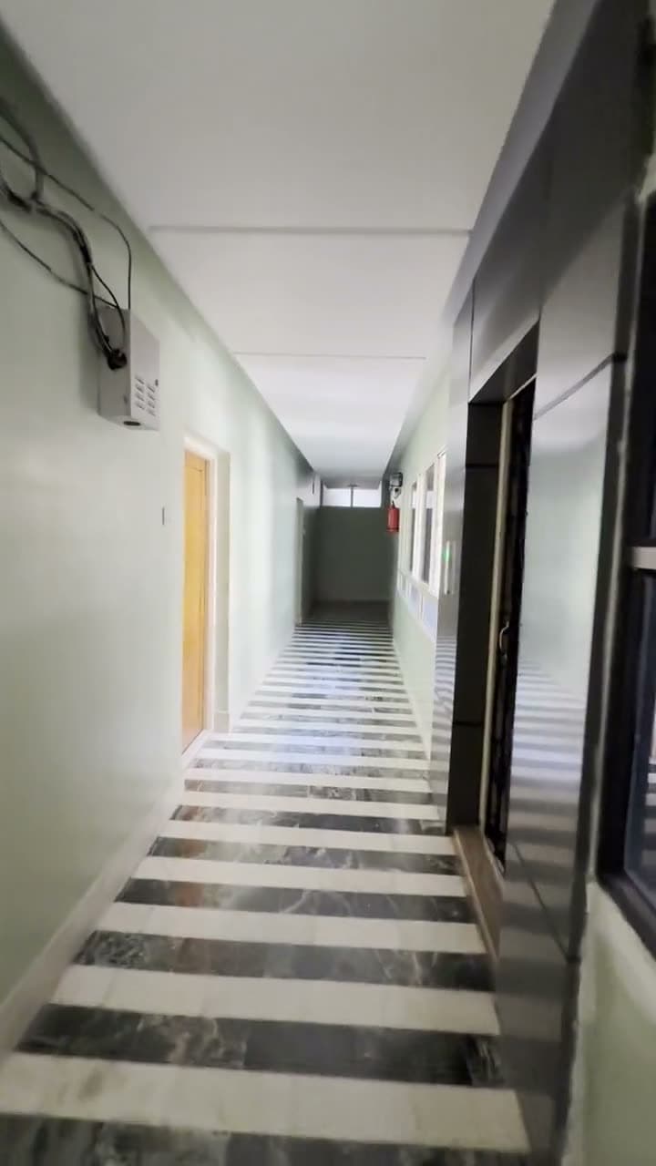 Corridor, video